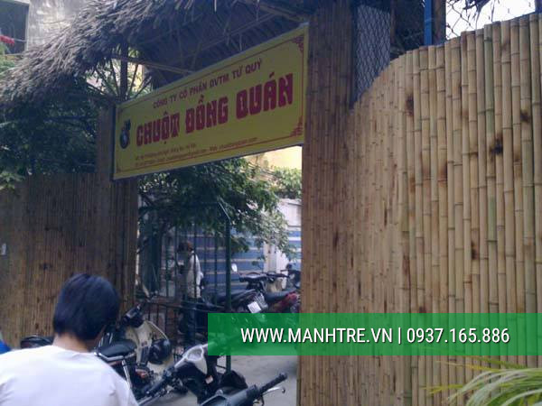 Thi công ốp cổng tre trúc nhà hàng Chuột Đồng Quán